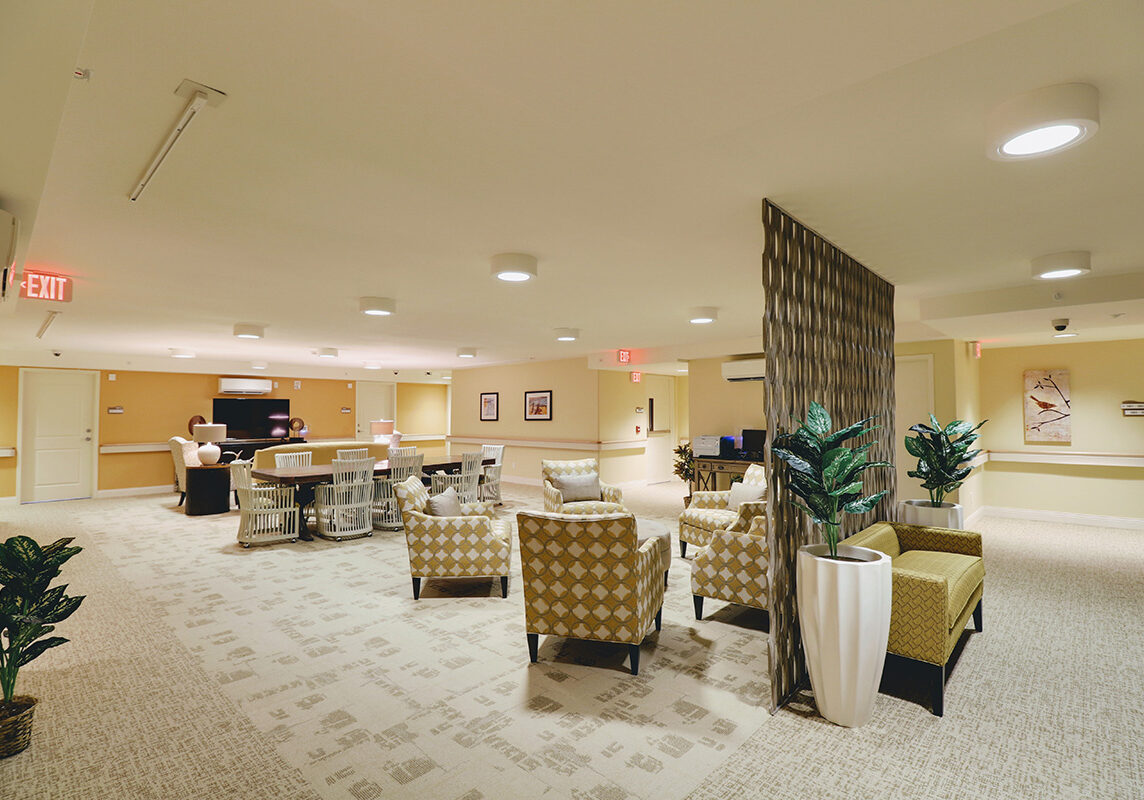KG-FLs9_18_IndependentLiving-OhanaStyleLivingRoom1-landscape-5d2428243d37a62ff00633d26ce300ee-5fada8550bf1f Lobby of Kalakaua Gardens